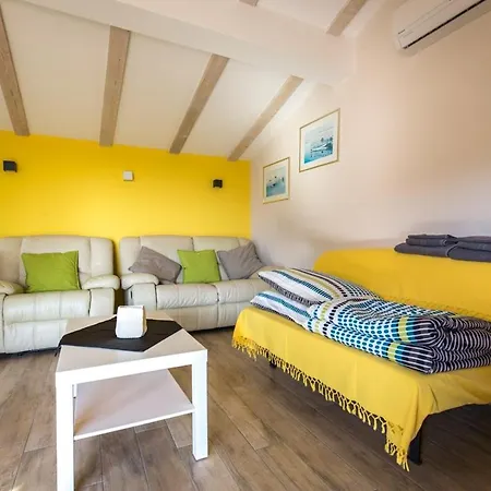 House Fasana Nyaraló *